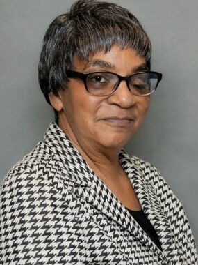Meet your Posher, Claudia